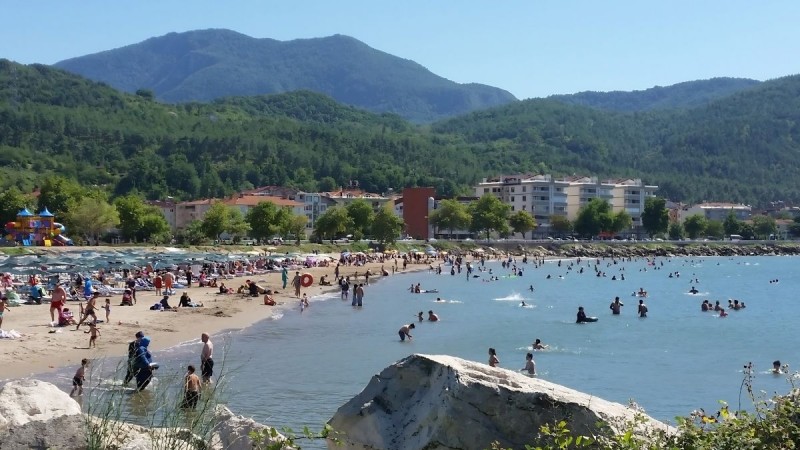 Nüfusu 10 binden 100 bine çıktı: Karadeniz’in Bodrum’unda insan seli