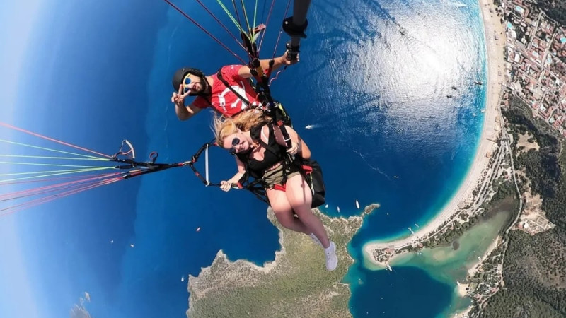 Çinli turistlerin ilgisi Fethiye’yi uçurdu: Babadağ zirvede